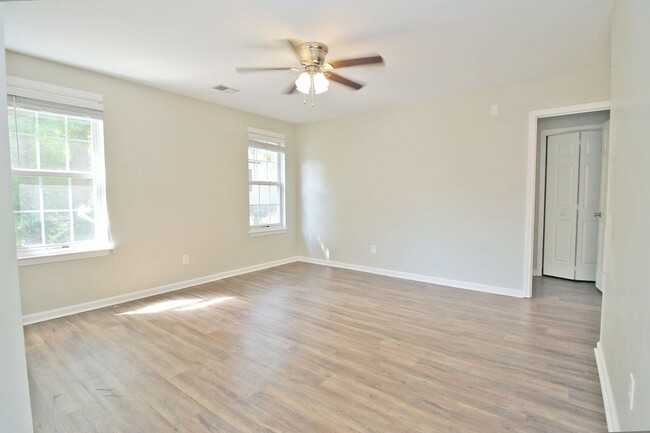 Building Photo - PRE-LEASING FOR 2025! 3 Bedroom, 2 Bath in...