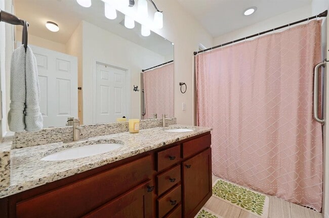 Building Photo - 9515 Tanager Way