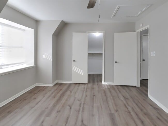 Building Photo - 5523 Foresthaven Dr