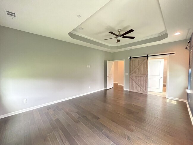 Building Photo - SPACIOUS FRANKLIN HOME WITH UPGRADES