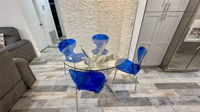 Building Photo - 4751 NE 10th Ave