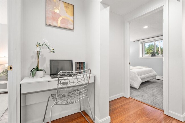 Building Photo - 64 Bryon Rd