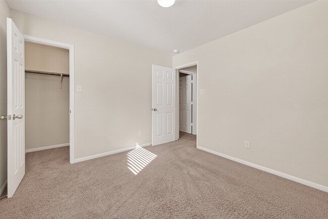 Building Photo - 3327 Tall Sycamore Trail