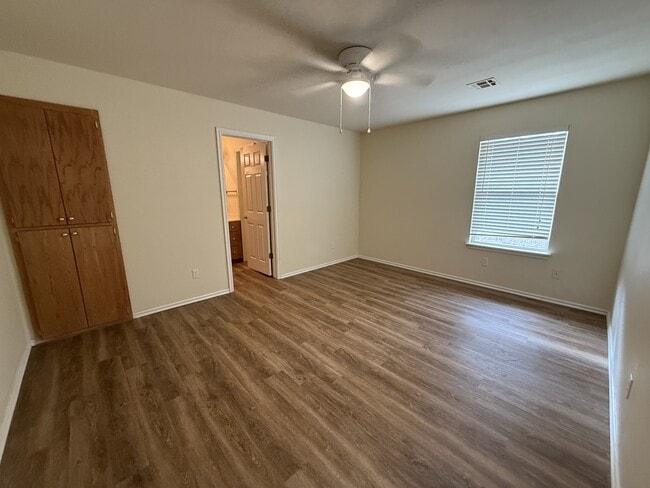 Building Photo - 5521 W 7th Ave