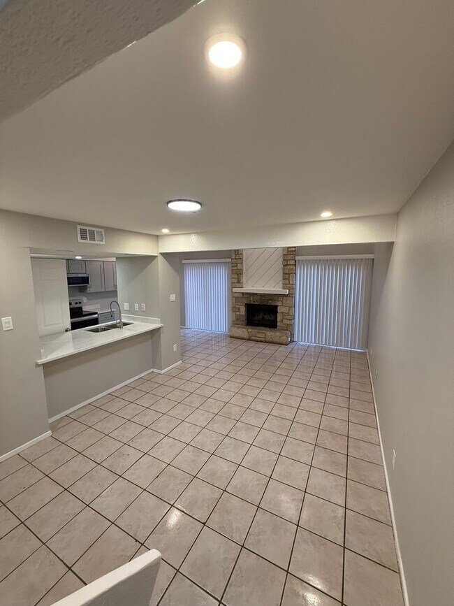 Building Photo - Yuhashi Properties1 (1606 Waterloo Trl)