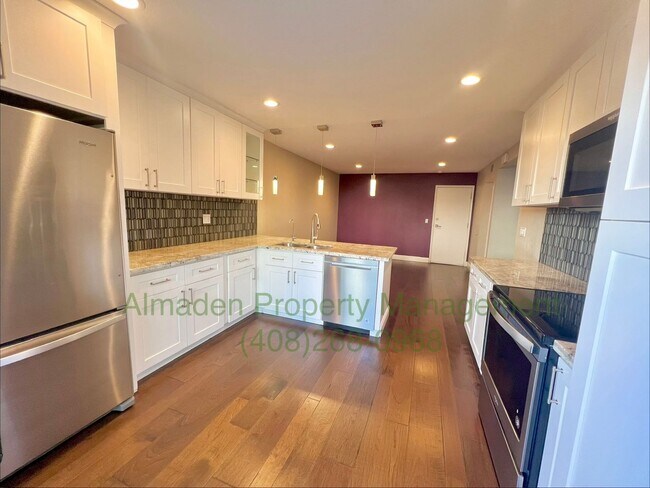 Building Photo - Remodeled Almaden Townhome next to Foothills!! Great Schools & Central A/C!!