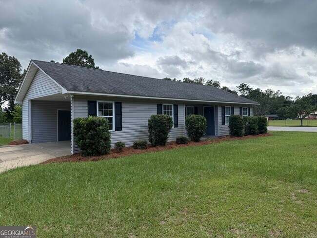 Building Photo - 136 Trinity Rd
