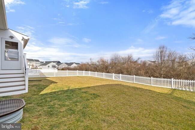 Building Photo - 513 Parkland Dr