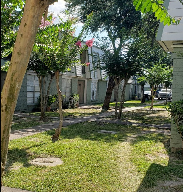 Building Photo - Victoria Village Apartments