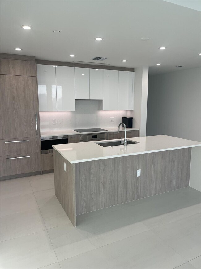 Building Photo - 153 Seabreeze Blvd