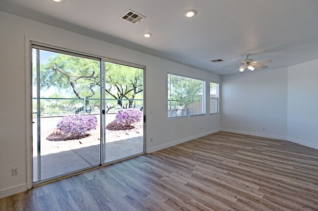 Building Photo - Beautiful One-story house in Summerlin