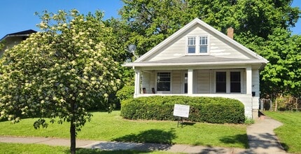 Building Photo - 1804 Latham St