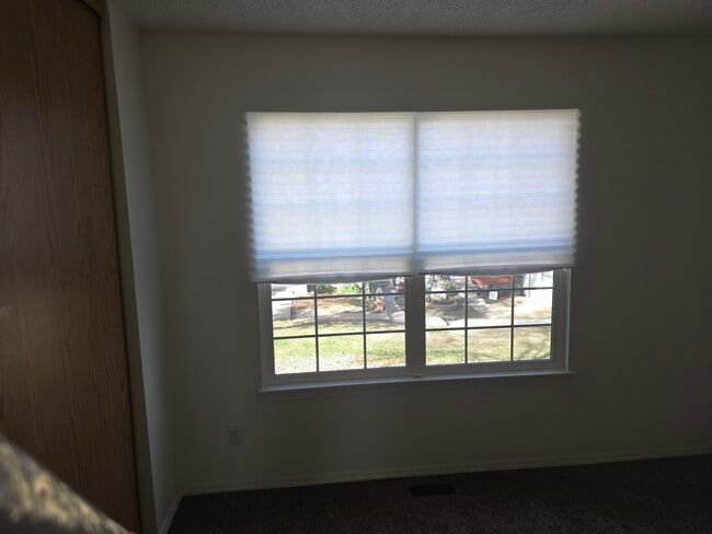 Building Photo - 3330 Queen Anne Way