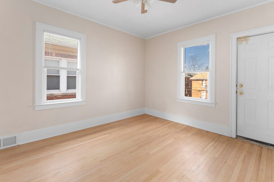 Building Photo - 2986 Cortland St