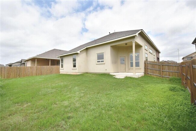 Building Photo - 1424 Brooks Way