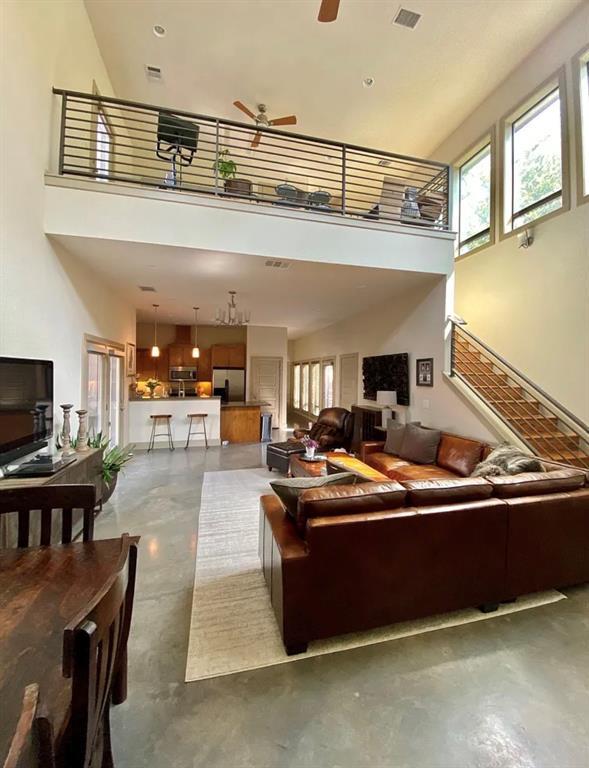 Building Photo - 903 Cardinal Ln