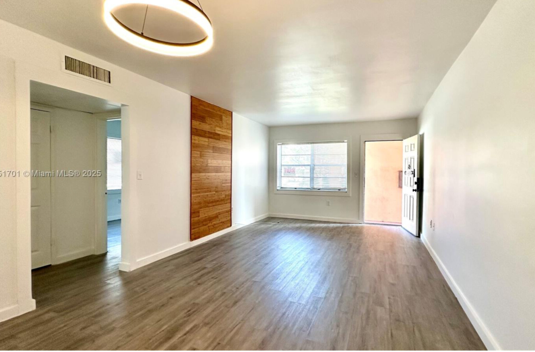 Building Photo - 3670 SW 10th St