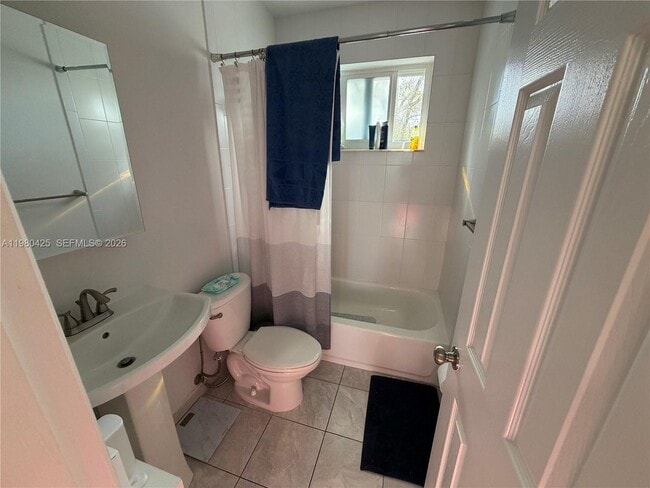 Building Photo - 3055 SW 1st Ave