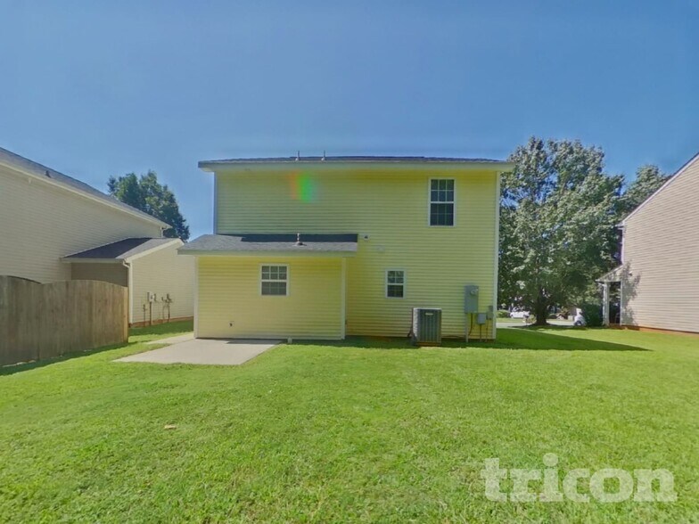 Building Photo - 4920 Hopewood Ln