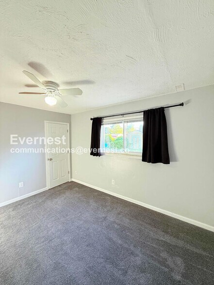 Building Photo - 9433 Sylvia St