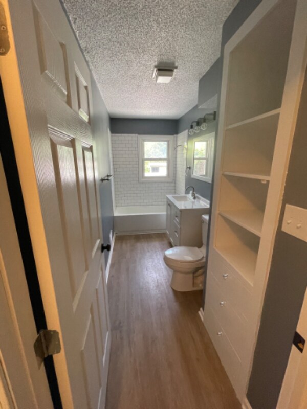 Building Photo - 106 W 8th St