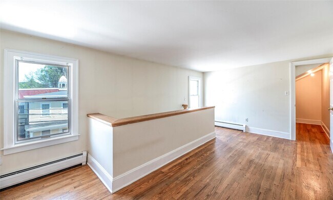 Building Photo - 326 N Broadway