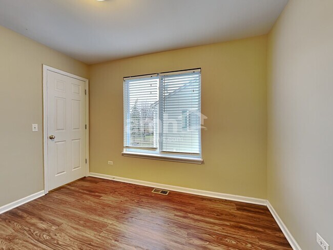 Building Photo - 2611 Sierra Ave