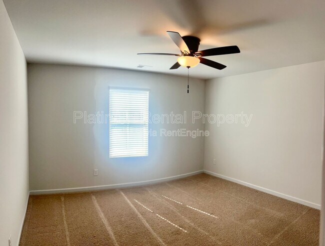 Building Photo - 541 Overo Dr