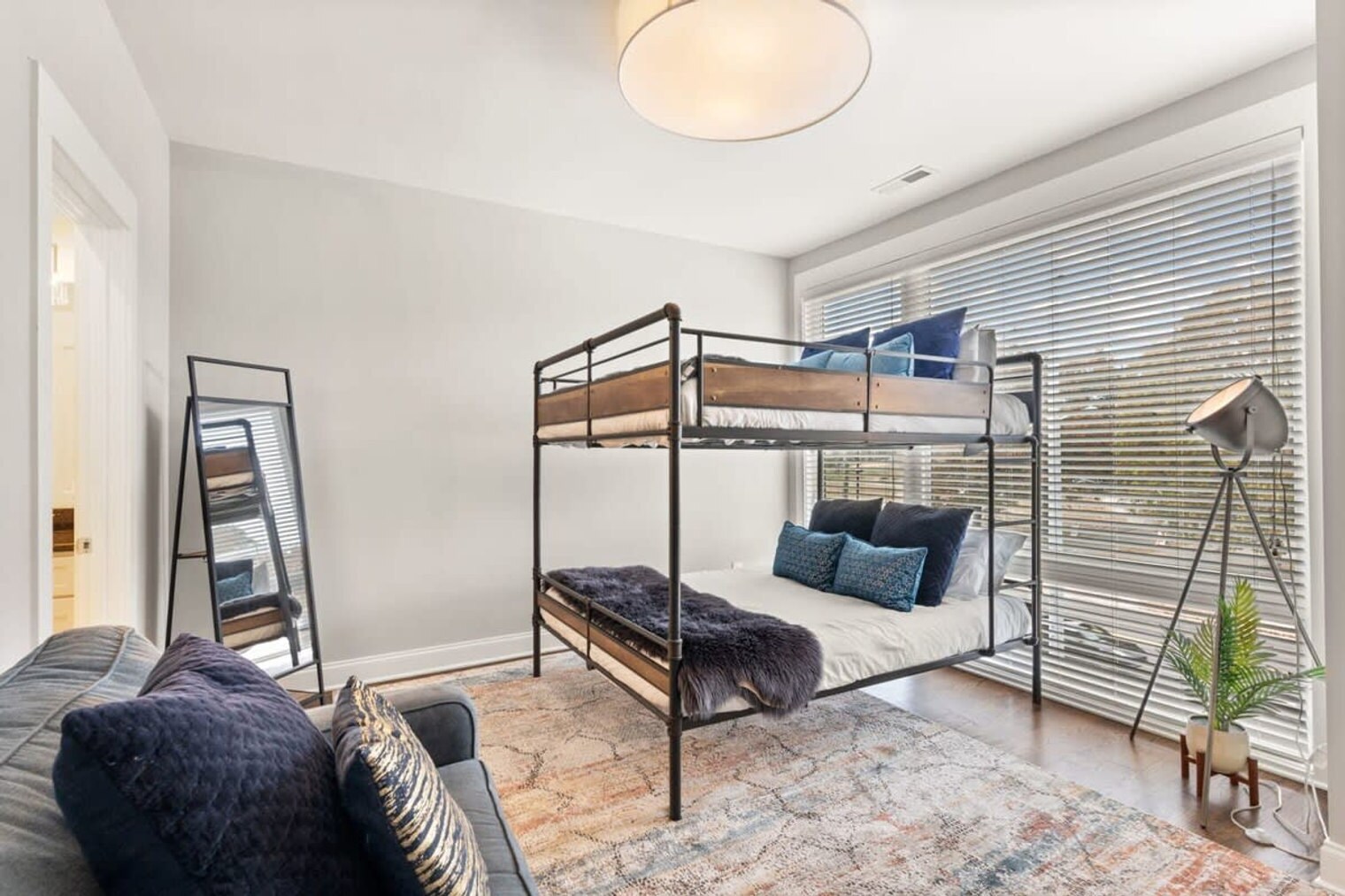 Building Photo - 505 Wedgewood Ave