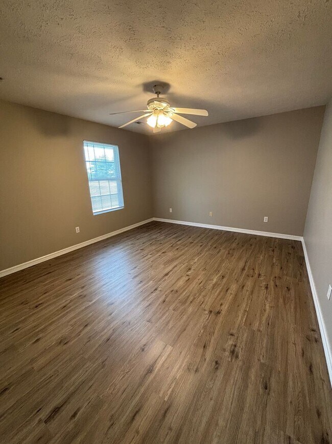 Building Photo - 4313-4315 N Morgan Ct