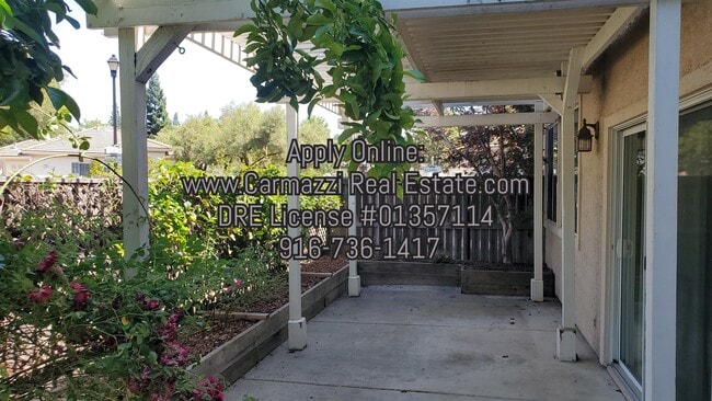Building Photo - 749 Kilbirnine Ct
