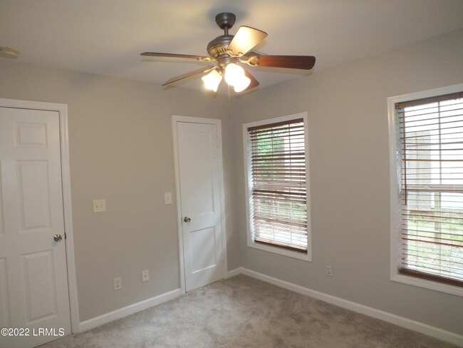Building Photo - 418 Meritta Ave