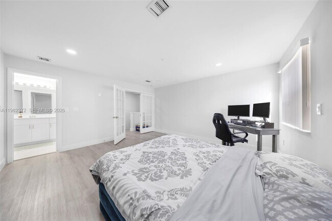 Building Photo - 6637 NW 181st Ln