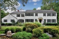 Building Photo - 38 Sturges Cmns