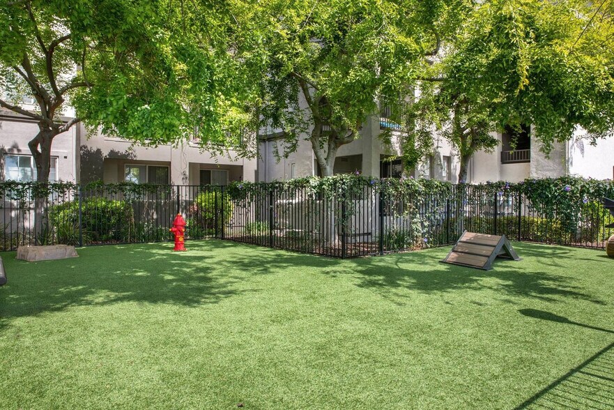 Building Photo - 730 Agnew Rd