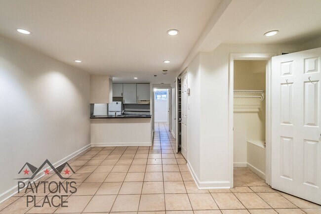 Building Photo - Renovated English Basement in U St area