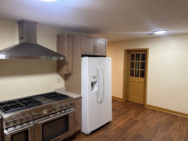 Building Photo - 5066 Rockbridge Rd SW