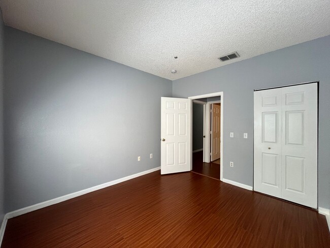 Building Photo - Lake Mary-Sanford area 2 bedroom 2 bath co...