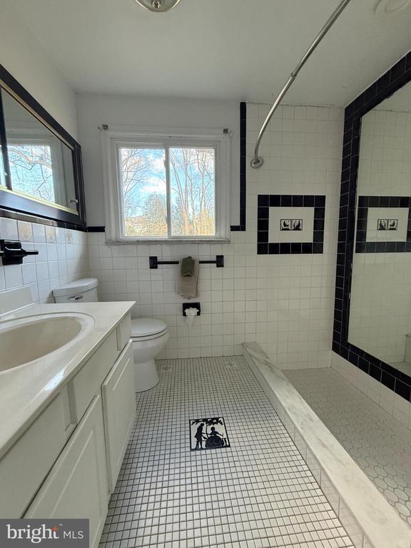 Building Photo - 7201 Orwell Rd