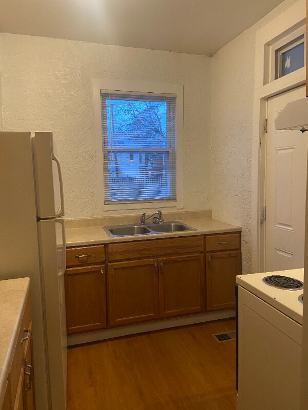 Building Photo - 89 Whitethorne Ave