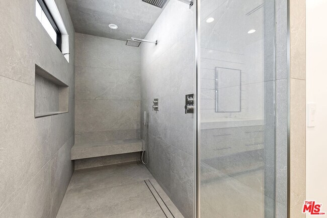 Building Photo - 5000 Noeline Ave