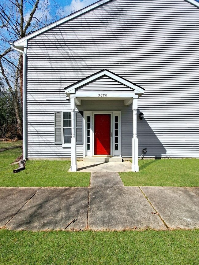 Building Photo - 3870 Gateview Pl