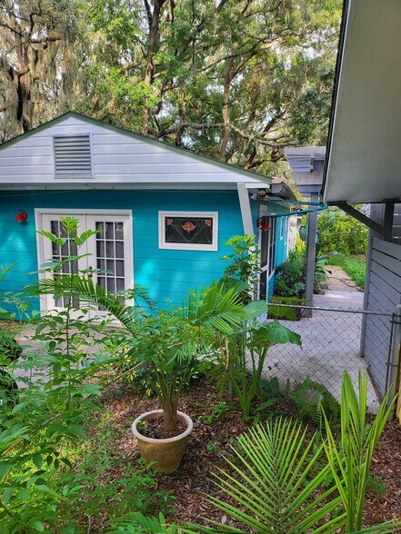 Building Photo - 206 S 17th St