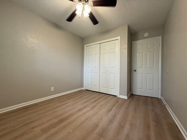 Building Photo - R.Patel Properties2 (12310 Willow Wild Dr)