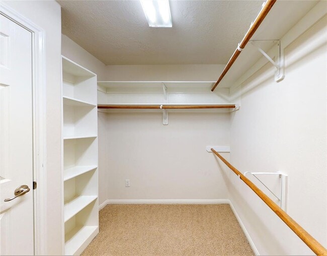 Building Photo - 23 Benedict Canyon Loop