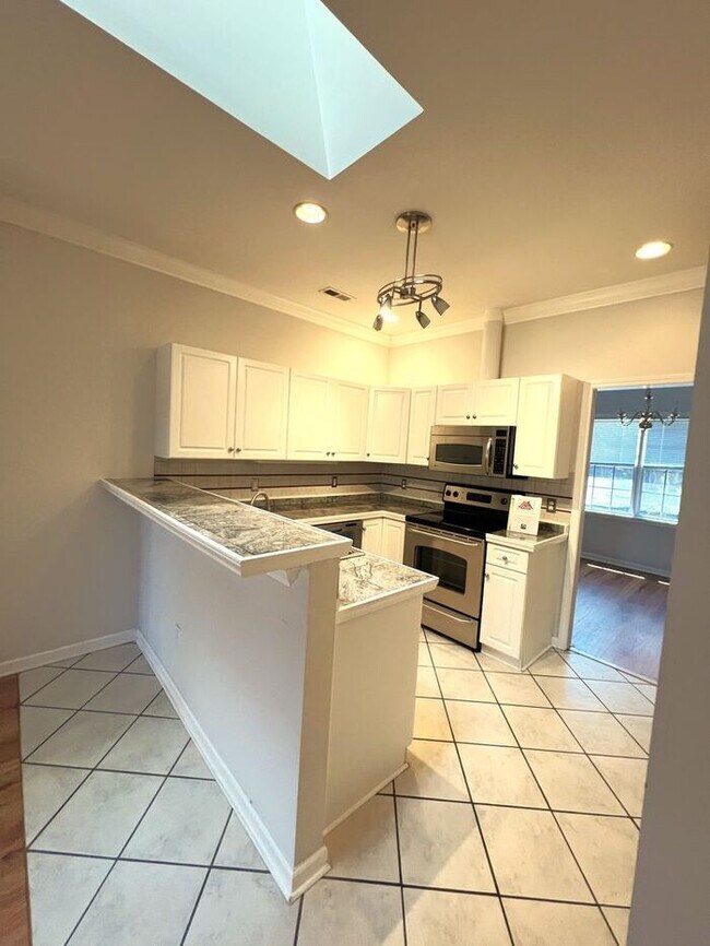 Building Photo - Merestone 1 level brick patio home. 2 Car garage, walk to The Point Shopping, restaurants and mov...