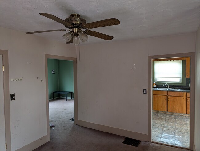 Building Photo - 1021 Orange Rd