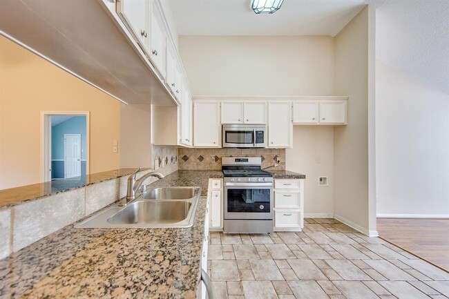 Building Photo - 6103 France Ln
