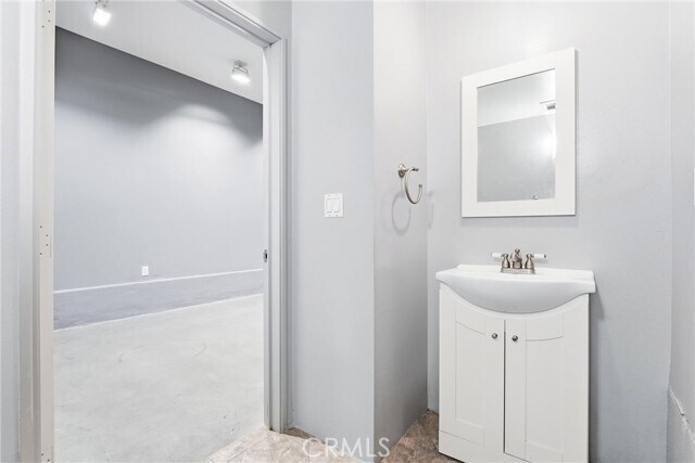 Building Photo - 911 E Santa Ana Blvd