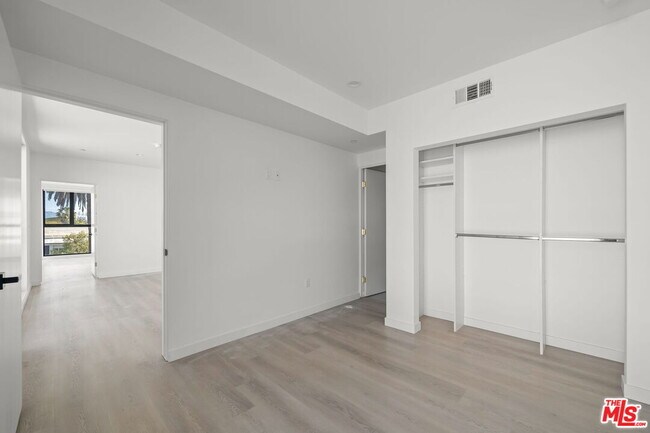 Building Photo - 3755 S Canfield Ave